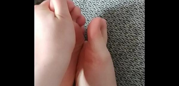  do you love my small feet loser